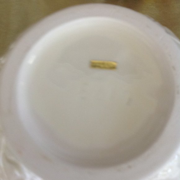 Eloquent White Bowl With Embossed Leaves and Gold Trim - Picture 3 of 4